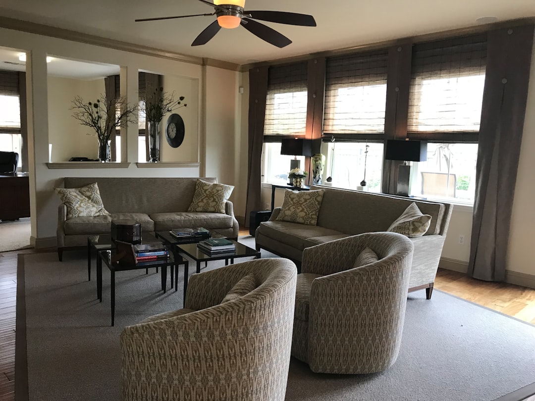 Nowoczesny salon z jadalnią: aranżacje i inspiracje